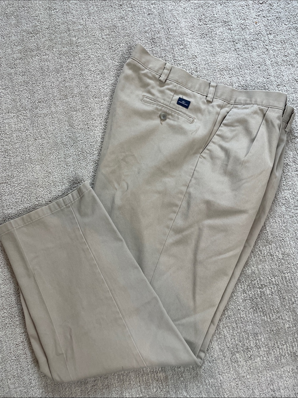 Dockers Men's Beige Pleated Chinos